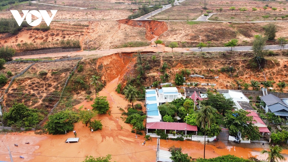 Bình Thuận yêu cầu chủ đầu tư dự án Sentosa khắc phục hậu quả lở cát - Ảnh 1